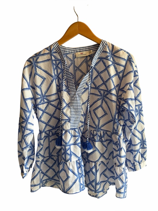Vineyard Vines Tops - Vineyard Vines Marlin Bamboo Lattice Tiered Top – Women’s XS